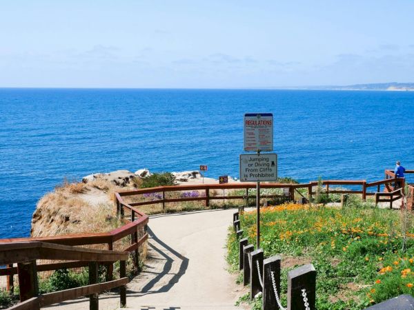 La Jolla Riviera Inn